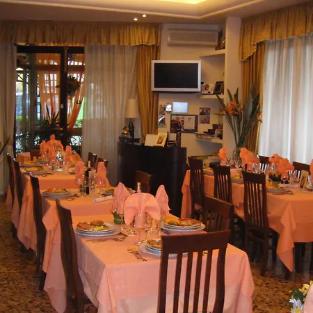 Hotel Chenno 2*