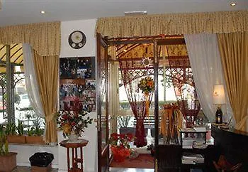 Hotel Chenno 2*